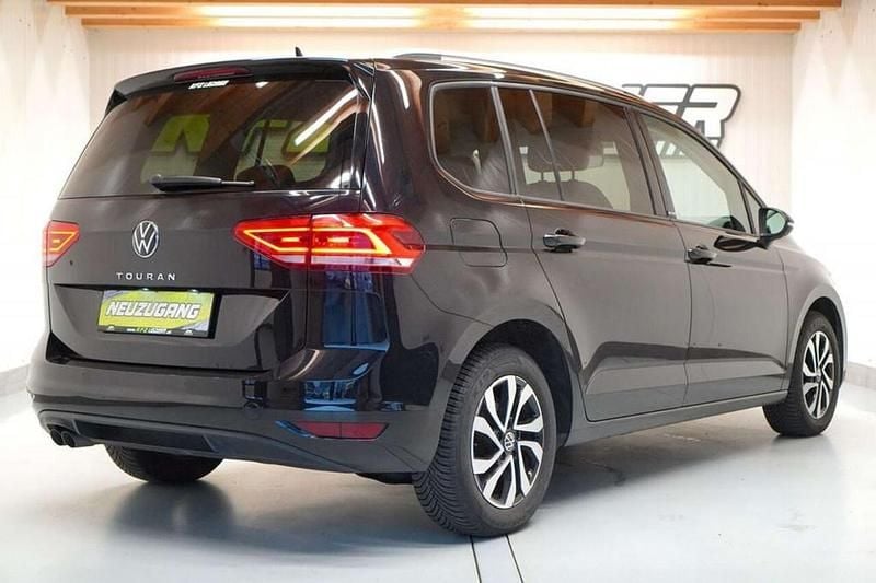 Gebraucht VW Touran 150 PS (110 kW) 2021 Schwarz Van / Kleinbus