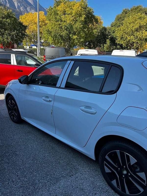 Weiß Neu 2025 Peugeot 208 Allure Kleinwagen | € 20.650 (Superpreis) - Bild 1/4