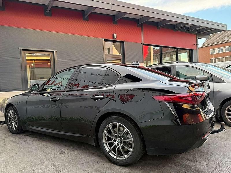 Gebraucht Alfa Romeo Giulia Sprint 190 PS (139 kW) 2020 Schwarz Limousine