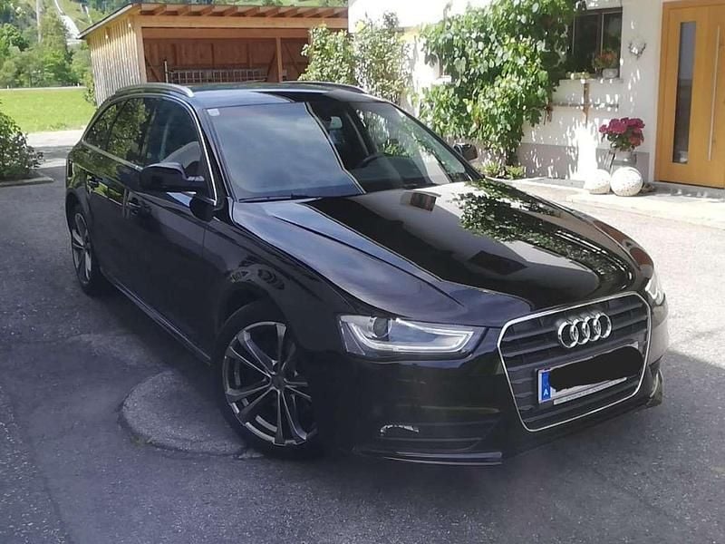 Schwarz Gebraucht 2012 Audi A4 Kombi | € 12.490 (Teuer) - Bild 1/4