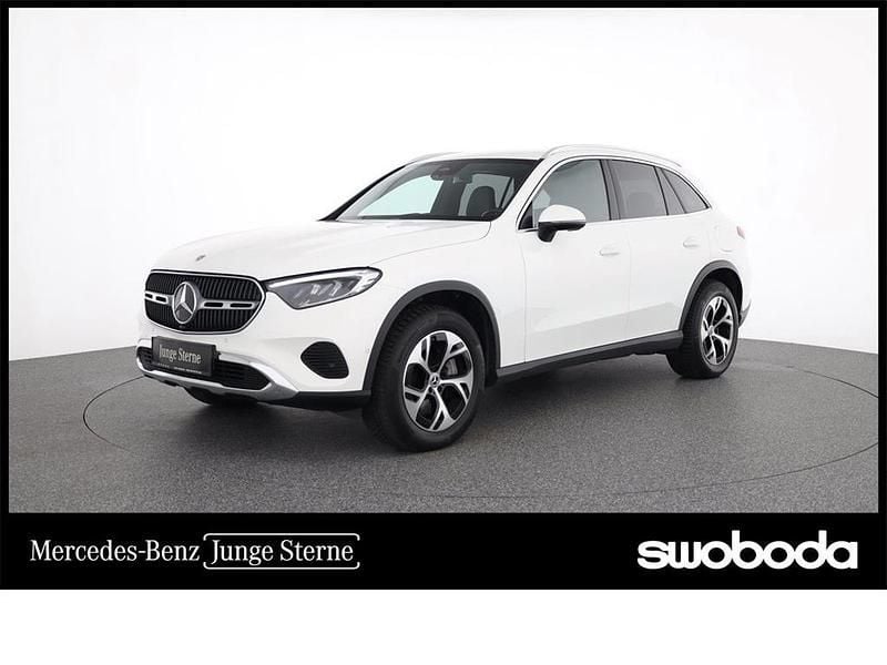 Weiss Gebraucht 2024 Mercedes GLC300e Avantgarde SUV | € 53.450 - Bild 1/4