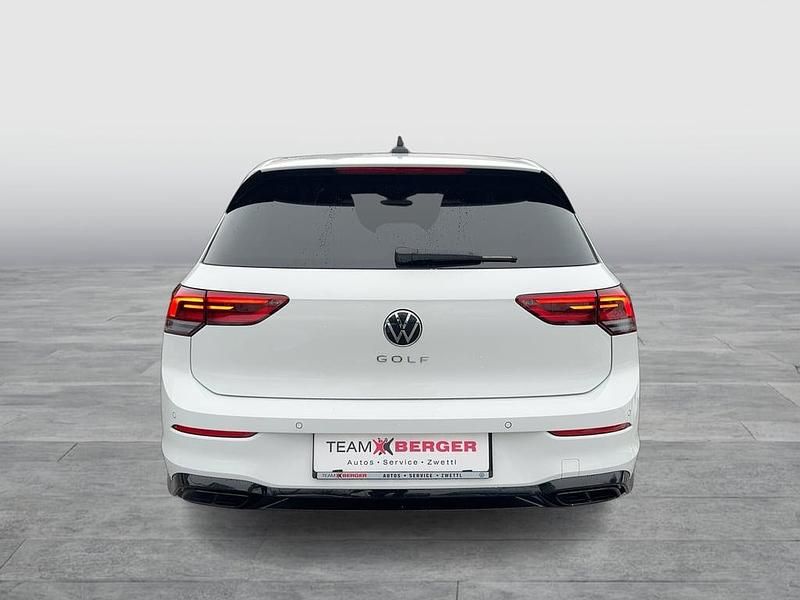 Gebraucht VW Golf VIII R-line 131 PS (96 kW) 2024 Weiss  normal Limousine