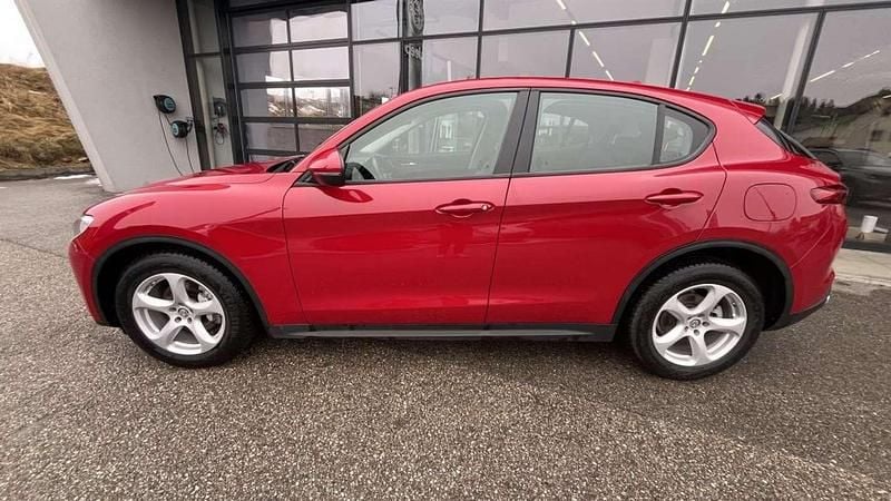 Gebraucht Alfa Romeo Stelvio Super 150 PS (110 kW) 2018 Rot SUV
