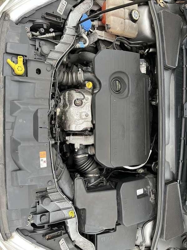 Gebraucht Ford Focus Trend 120 PS (88 kW) 2016 Silber Kombi