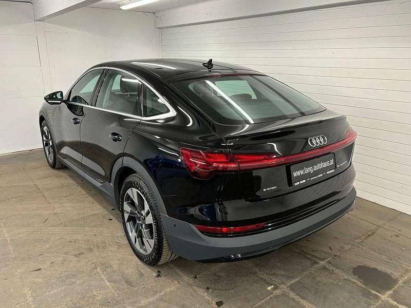 Gebraucht Audi e-tron Business 158 kW (215 PS) 2021 Schwarz SUV