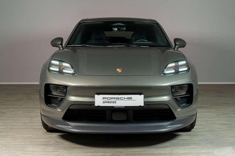 Gebraucht Porsche Macan 300 kW (408 PS) 2024 Dunkelgrün metallic SUV