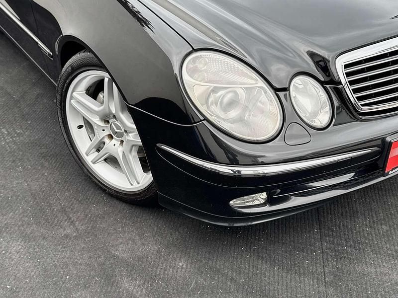 Gebraucht Mercedes E220 Avantgarde 150 PS (110 kW) 2004 Schwarz Limousine