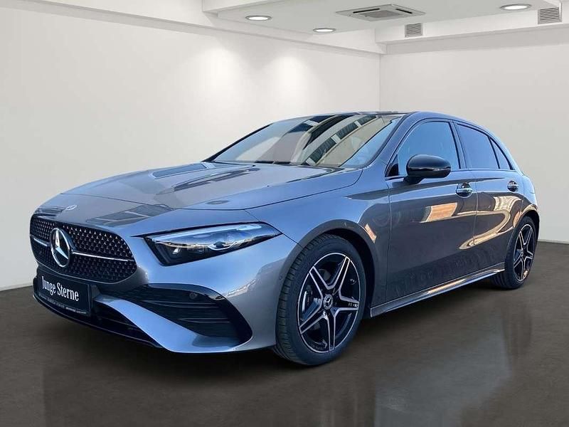 Gebraucht Mercedes A180 AMG line 116 PS (85 kW) 2025 Grau Limousine