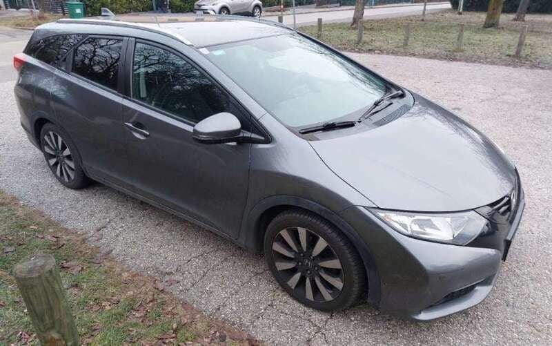 Grau Gebraucht 2014 Honda Civic Lifestyle Limousine | € 7.500 - Bild 1/4