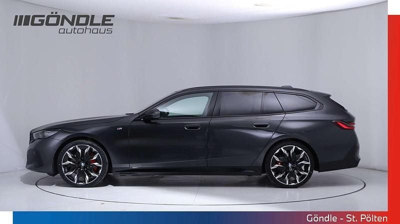 Gebraucht BMW 540 Efficient Dynamics 286 PS (210 kW) 2025 Grau Kombi