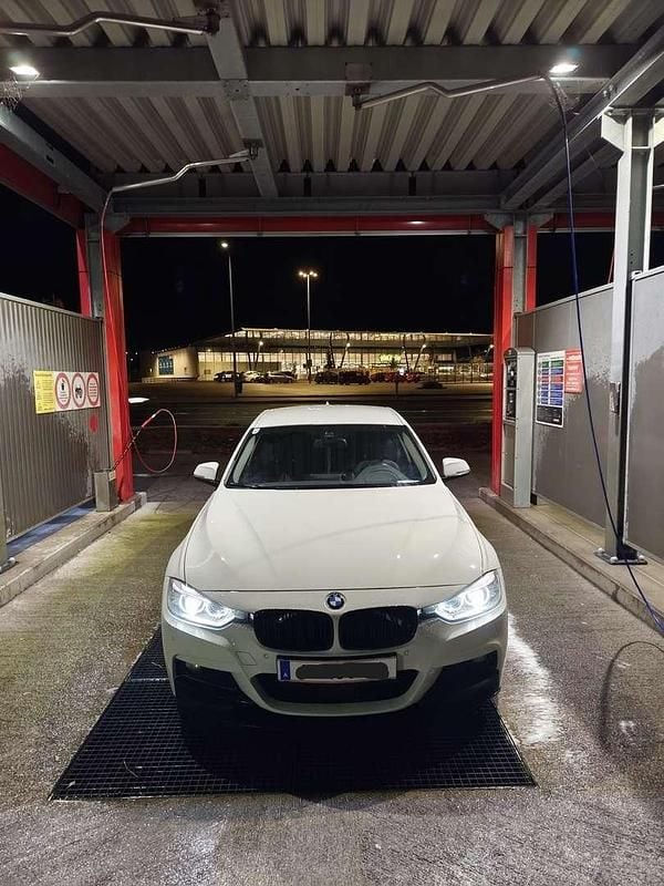 Gebraucht BMW 320 M Sport 184 PS (135 kW) 2014 Weiß Limousine