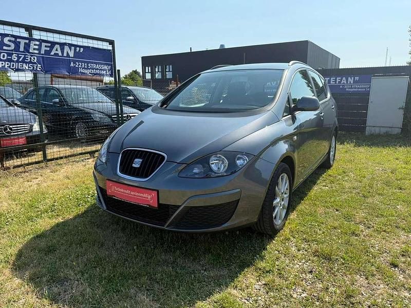 Grau Gebraucht 2014 Seat Altea XL Van / Kleinbus | € 6.699 (Etwas zu teuer) - Bild 1/4