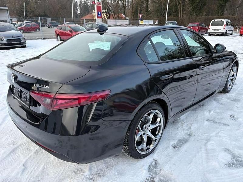 Gebraucht Alfa Romeo Giulia Super 160 PS (117 kW) 2021 Schwarz Limousine