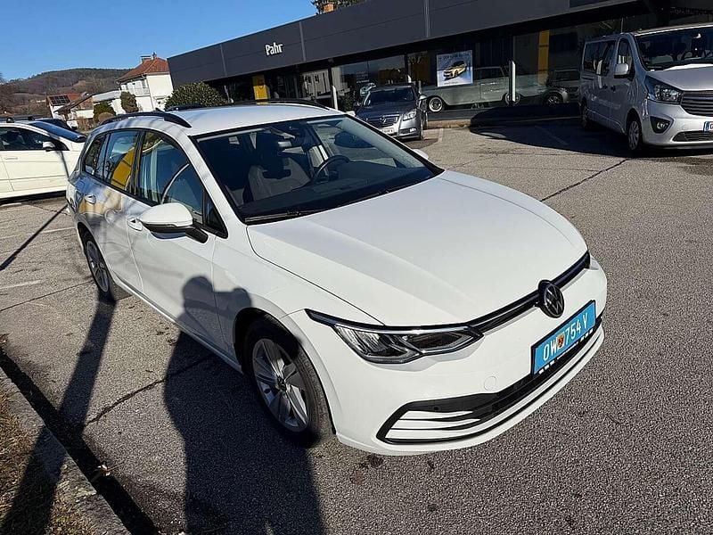 Gebraucht VW Golf VIII Life 110 PS (80 kW) 2022 Weiß Kombi