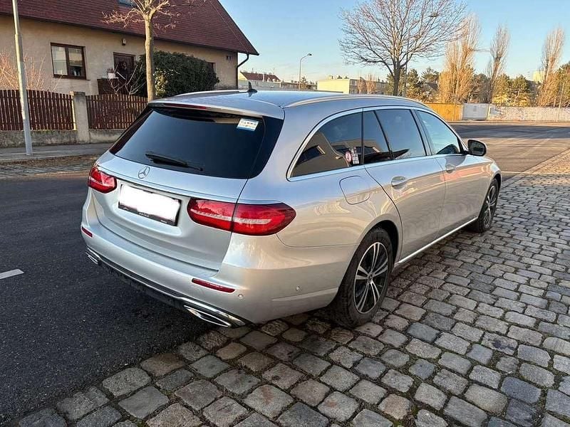 Gebraucht Mercedes E220 Avantgarde 194 PS (142 kW) 2019 Kombi