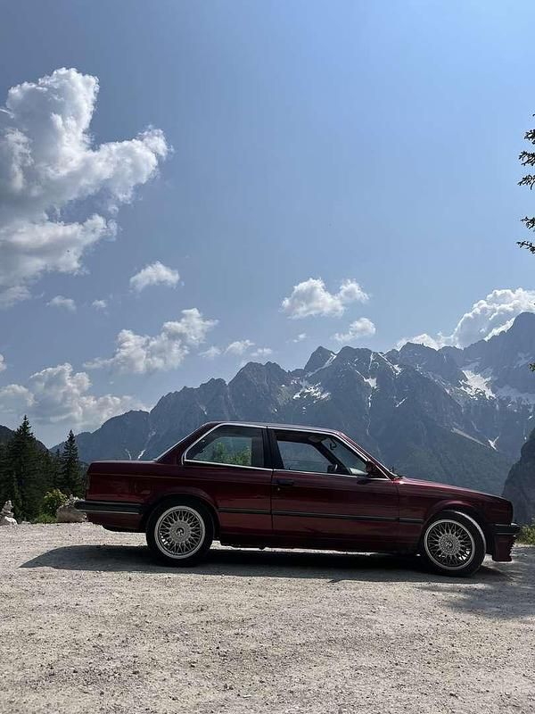 Gebraucht BMW 325 192 PS (141 kW) 1983 Rot Limousine