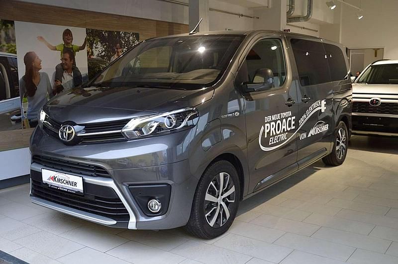 Grau Gebraucht 2022 Toyota Proace Verso Kombi | € 49.990 (Fairer Preis) - Bild 1/4