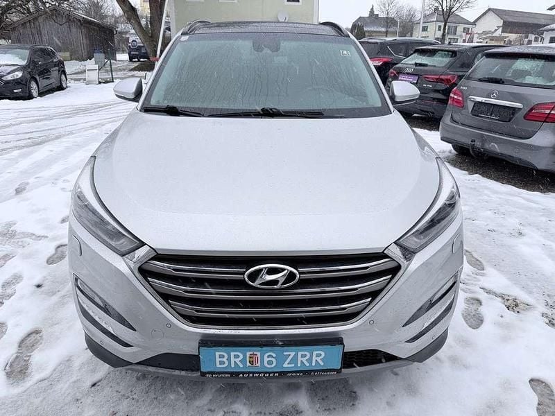 Gebraucht Hyundai Tucson 185 PS (136 kW) 2017 Grau SUV