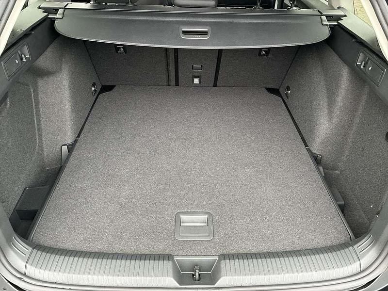 Gebraucht VW Golf VIII Business 116 PS (85 kW) 2025 Grau Kombi