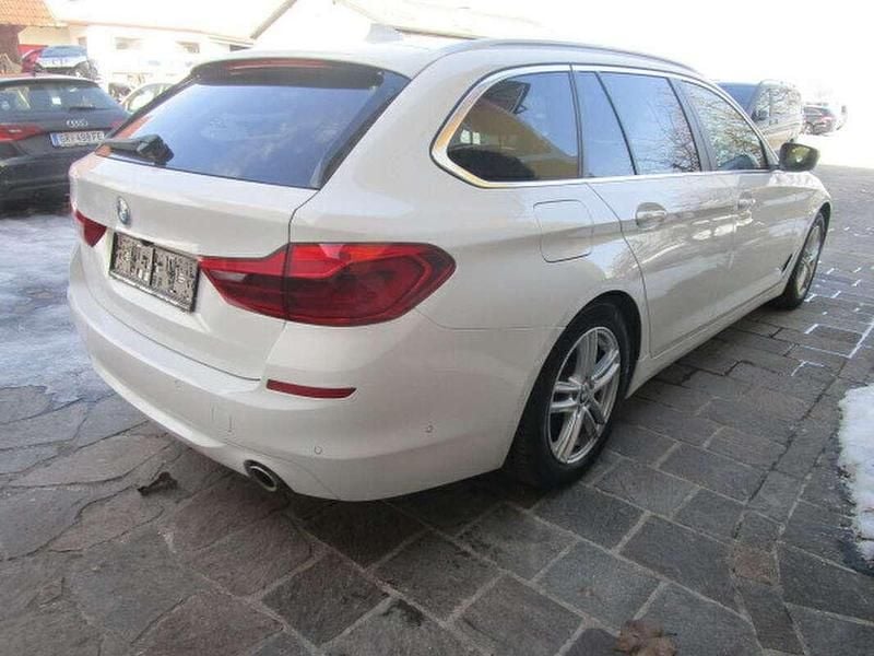 Gebraucht BMW 520 Performance 190 PS (139 kW) 2017 Weiß Kombi