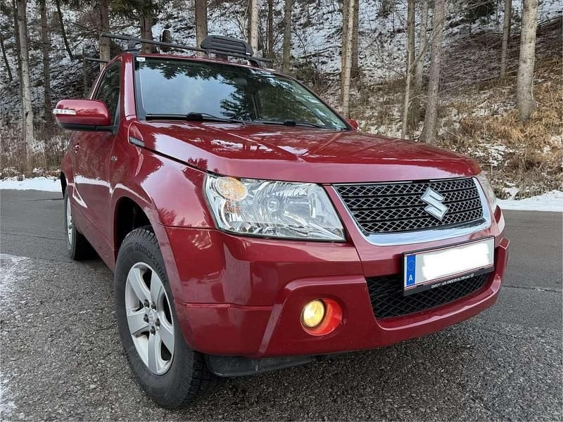 Gebraucht Suzuki Grand Vitara 129 PS (94 kW) 2012 Rot SUV