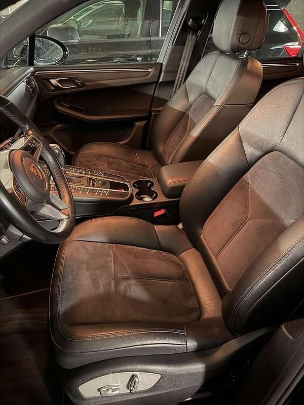 Gebraucht Porsche Macan 252 PS (185 kW) 2019 Schwarz SUV