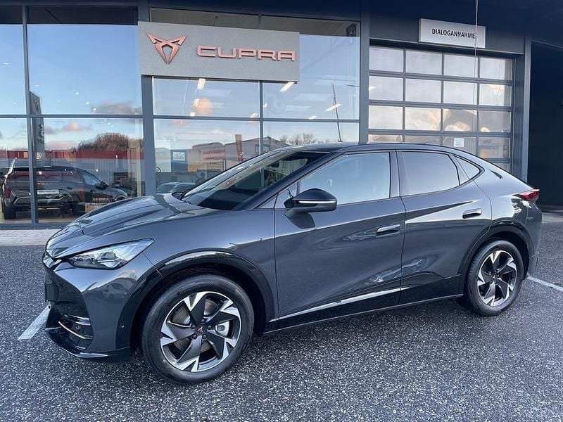 Neu Cupra Tavascan 210 kW (286 PS) 2025 Dunkelgrau  normal SUV