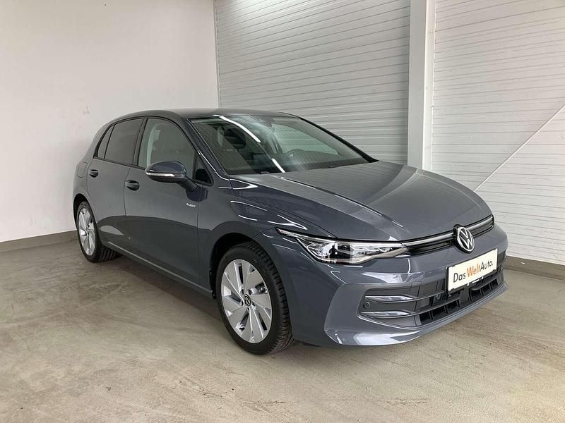 Gebraucht VW Golf VIII 150 PS (110 kW) 2025 Grau Limousine