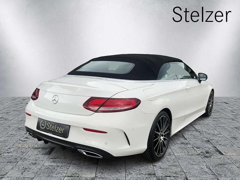 Gebraucht Mercedes C220 AMG 194 PS (142 kW) 2019 Weiß Cabrio