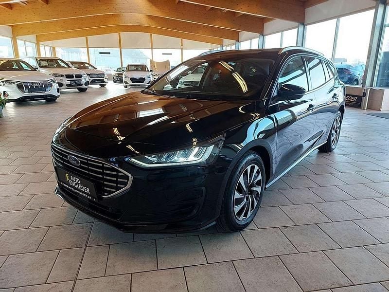 Gebraucht Ford Focus Titanium 125 PS (91 kW) 2022 Schwarz Kombi