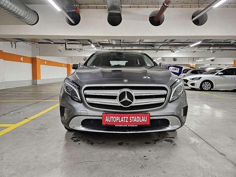 Gebraucht Mercedes GLA200 Edition 156 PS (114 kW) 2014 Grau SUV