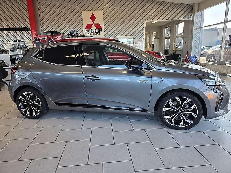 Neu Mitsubishi Colt 94 PS (69 kW) 2025 Rot Limousine