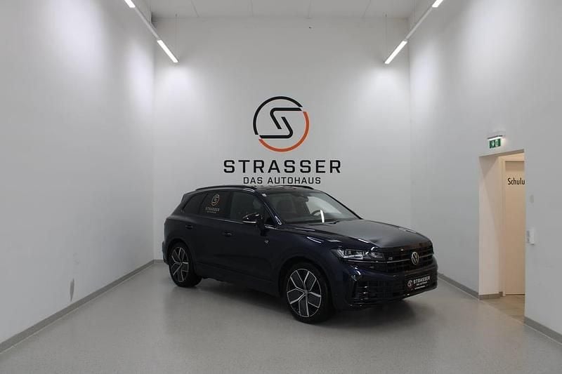 Gebraucht VW Touareg R 462 PS (339 kW) 2023 Dunkelblau  metallic SUV