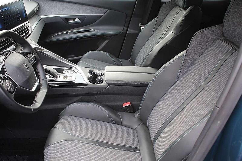 Gebraucht Peugeot 3008 Allure 131 PS (96 kW) 2021 Blau SUV