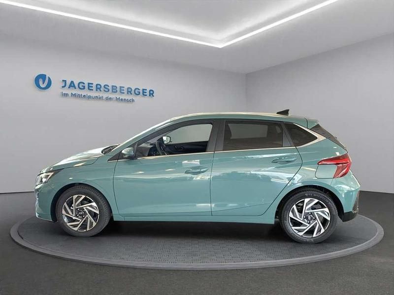 Neu Hyundai i20 GO! 78 PS (57 kW) 2025 Grün Limousine