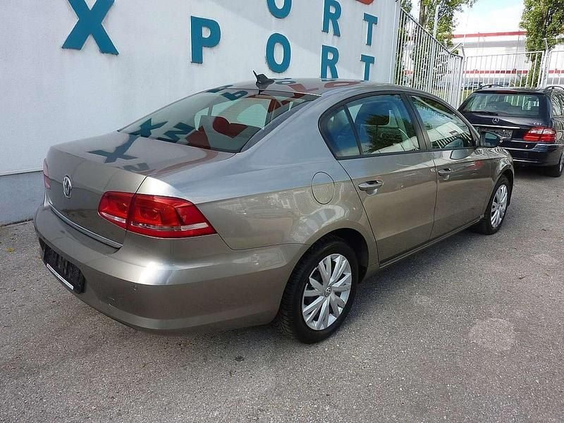 Gebraucht VW Passat Trendline 140 PS (102 kW) 2014 Braun Limousine