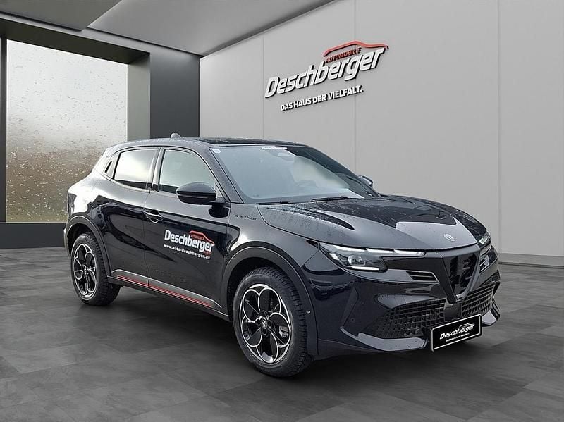 Neu Alfa Romeo Junior Edizione Speciale 114 kW (156 PS) 2025 Schwarz SUV