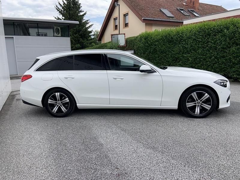 Gebraucht Mercedes C220 200 PS (147 kW) 2022 Weiß Kombi