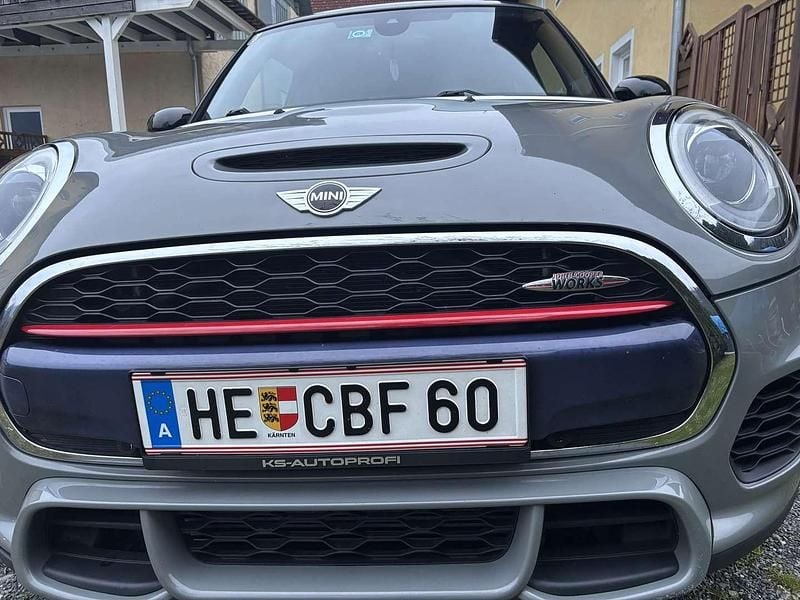 Grau Gebraucht 2016 Mini John Cooper Works Hatch Kleinwagen | € 19.900 (Guter Preis) - Bild 1/4