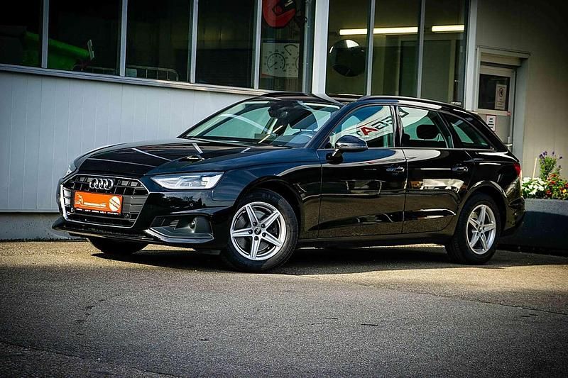 Gebraucht Audi A4 163 PS (119 kW) 2023 Schwarz Kombi