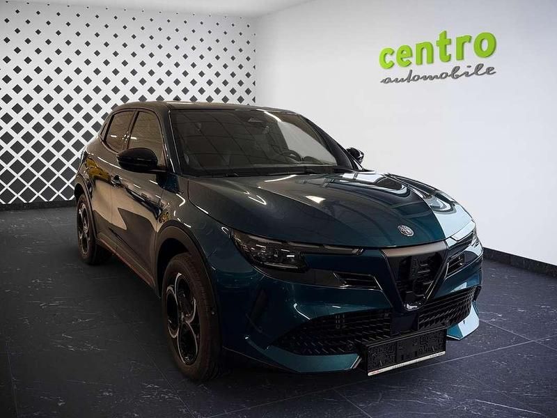 Neu Alfa Romeo Junior Edizione Speciale 114 kW (156 PS) 2025 Blau SUV