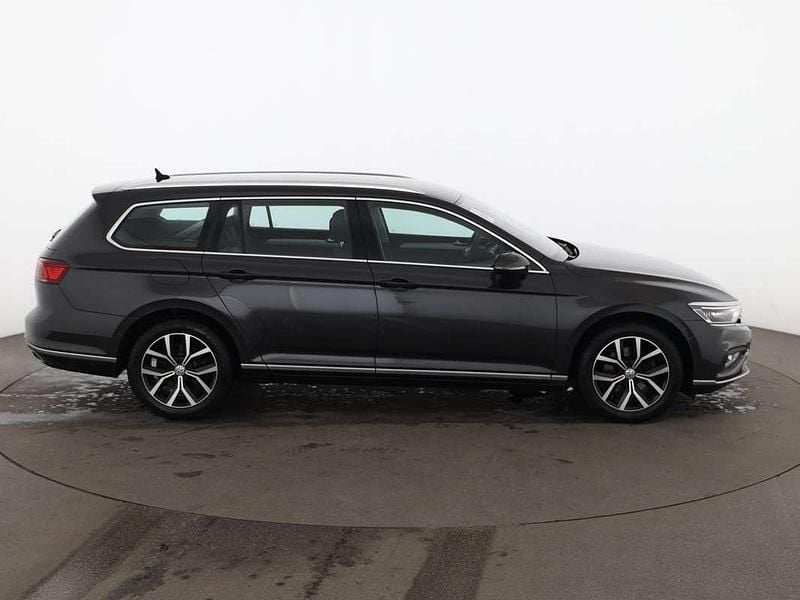 Gebraucht VW Passat Elegance 150 PS (110 kW) 2019 Grau Kombi