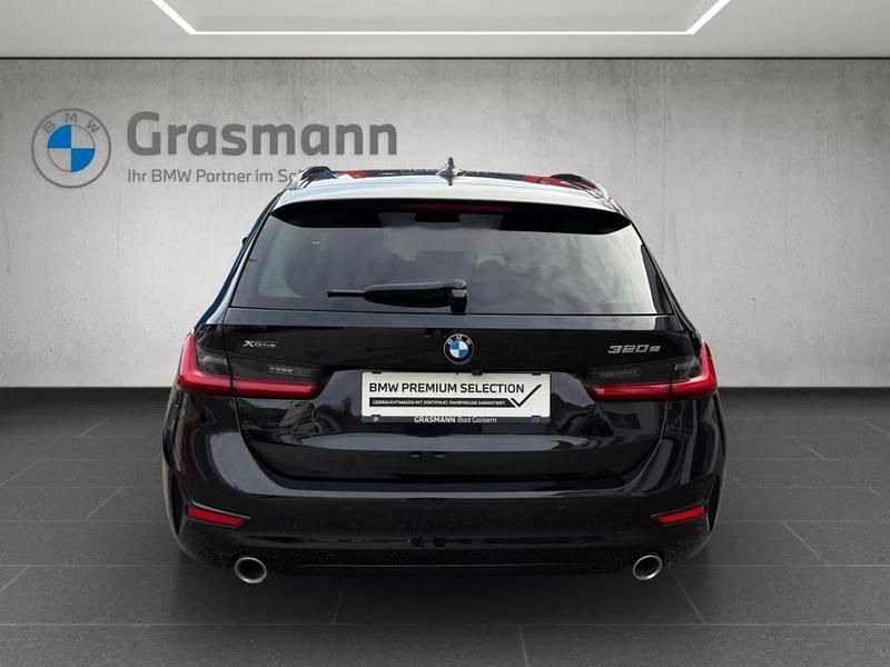 Gebraucht BMW 320e Efficient Dynamics 163 PS (119 kW) 2021 Kombi