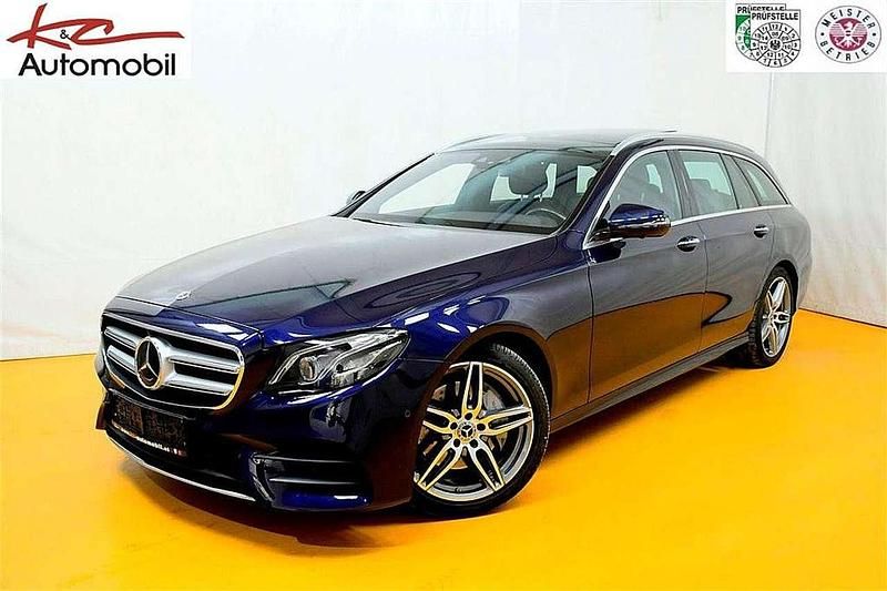 Blau Gebraucht 2019 Mercedes E300 AMG line Kombi | € 37.997 (Etwas zu teuer) - Bild 1/4