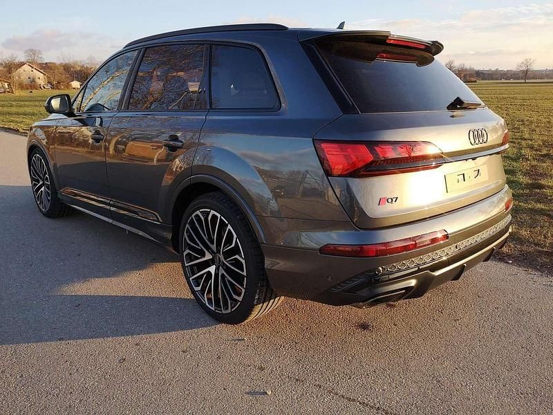 Gebraucht Audi Q7 S-Line 330 PS (242 kW) 2024 Grau SUV