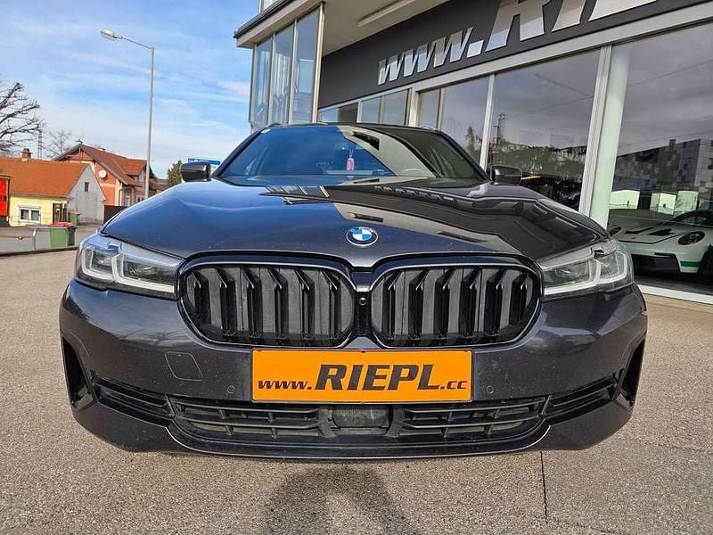 Gebraucht BMW 530 Luxury Line 286 PS (210 kW) 2022 Grau Kombi