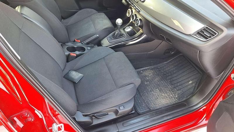 Gebraucht Alfa Romeo Giulietta 105 PS (77 kW) 2012 Rot Kleinwagen