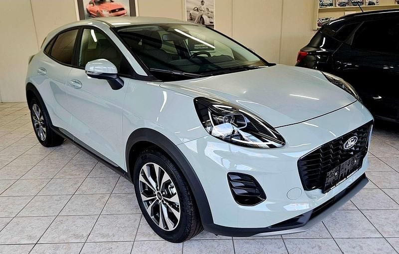 Grau Neu 2025 Ford Puma Titanium SUV | € 27.490 (Etwas zu teuer) - Bild 1/4
