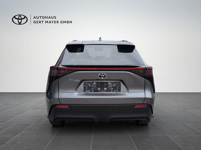 Gebraucht Toyota bZ4X 150 kW (204 PS) 2023 Grün SUV