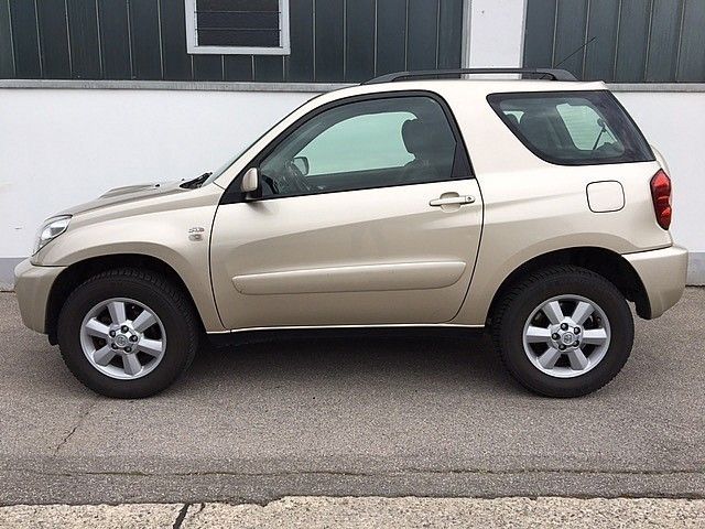 Verkauft Toyota Rav4 2 0 D 4d 4wd 3 Tu Gebraucht 2004 78 000 Km In Perg